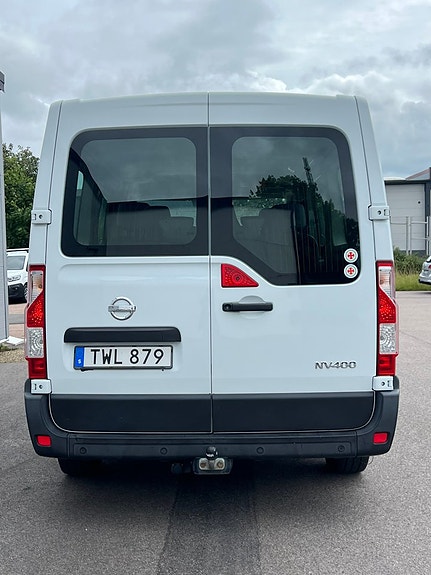 Nissan NV400 15 of 23