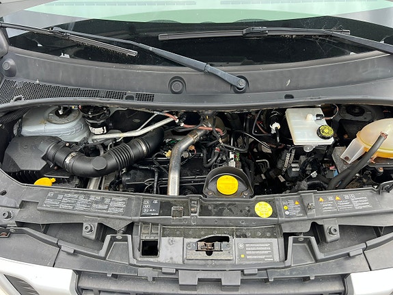 Nissan NV400 13 of 23