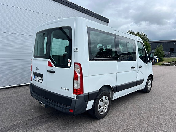 Nissan NV400 14 of 23