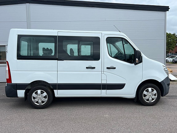 Nissan NV400 17 of 23