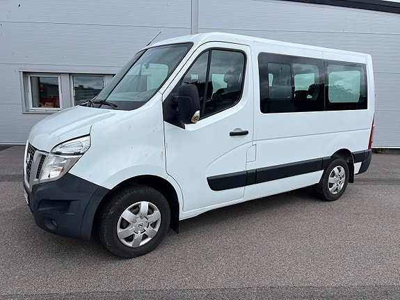 Nissan NV400 3 of 23
