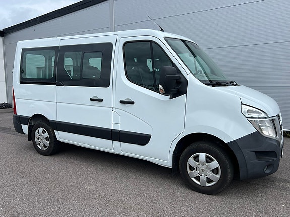 Nissan NV400 18 of 23