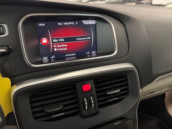 Volvo V40 18 of 26