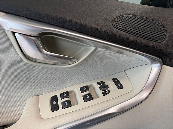 Volvo V40 9 of 26