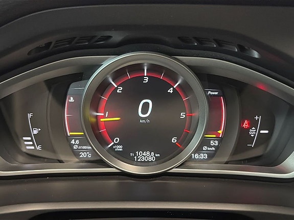 Volvo V40 17 of 26