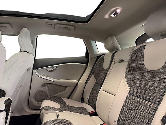 Volvo V40 24 of 26