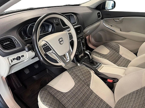 Volvo V40 10 of 26