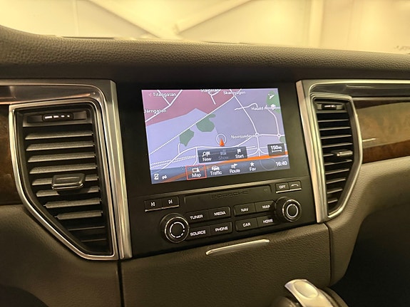 Porsche Macan S 16 of 17