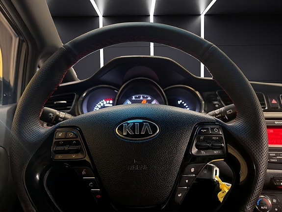 Kia ProCeed 25 of 30