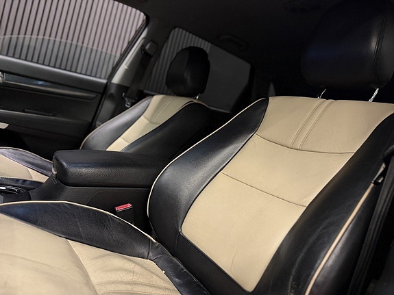 Kia Sorento 12 of 27
