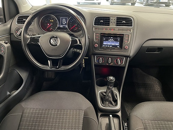 Volkswagen Polo 10 of 18