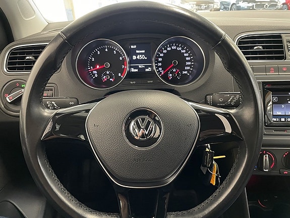 Volkswagen Polo 11 of 18