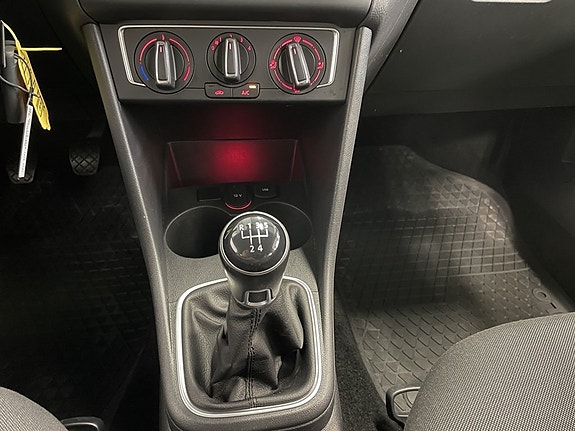 Volkswagen Polo 15 of 18