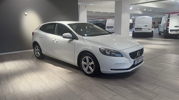 Volvo V40 4 of 19