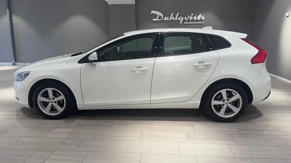 Volvo V40 6 of 19