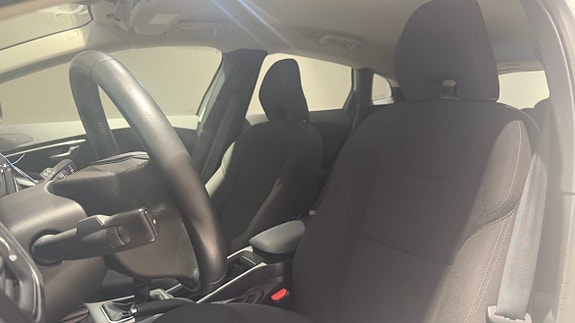 Volvo V40 11 of 19