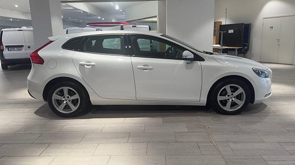 Volvo V40 5 of 19