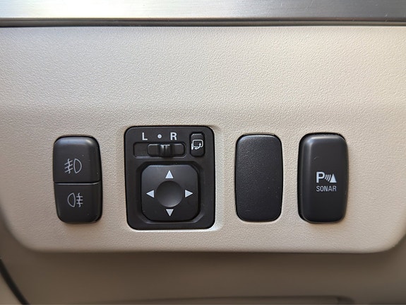 Mitsubishi Pajero 8 of 30