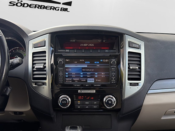 Mitsubishi Pajero 17 of 30