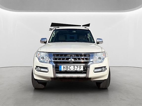 Mitsubishi Pajero 3 of 30