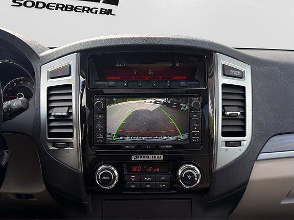 Mitsubishi Pajero 19 of 30