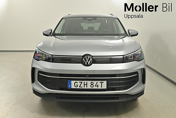 Volkswagen Tiguan 2 of 10
