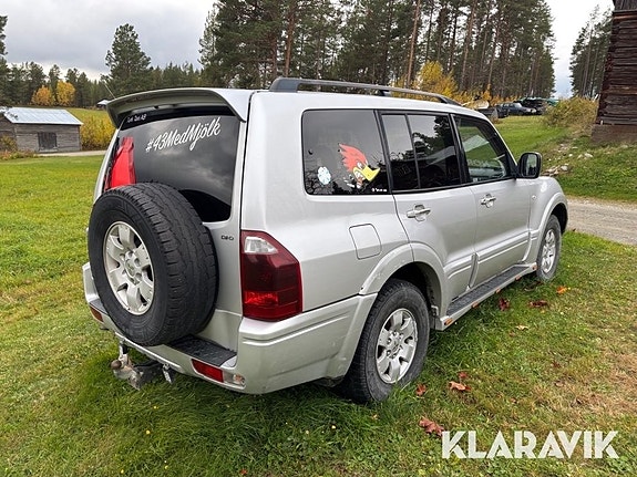 A-Traktor Mitsubishi Pajero 3.2 Di-D 4WD 5 of 6