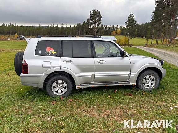 A-Traktor Mitsubishi Pajero 3.2 Di-D 4WD 6 of 6