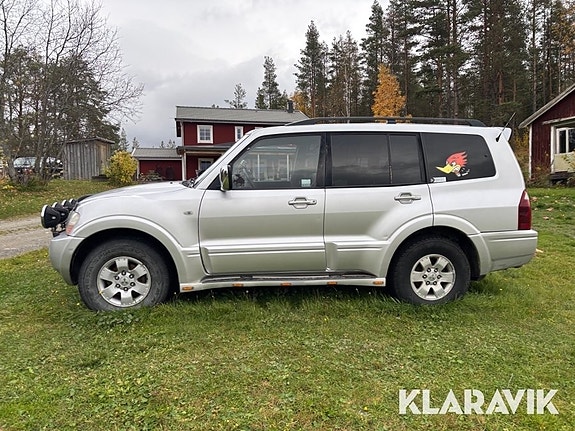 A-Traktor Mitsubishi Pajero 3.2 Di-D 4WD 2 of 6