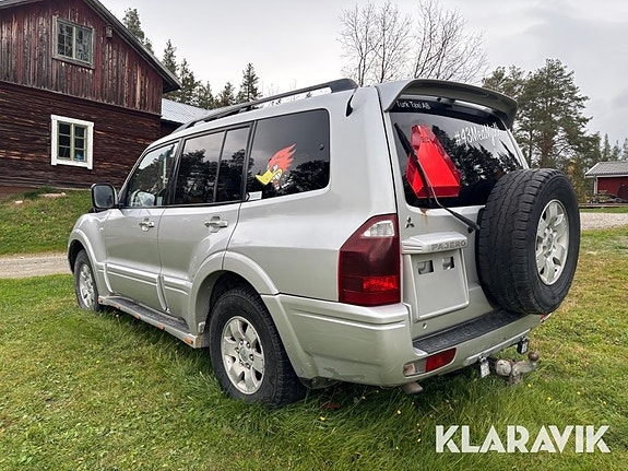 A-Traktor Mitsubishi Pajero 3.2 Di-D 4WD 3 of 6