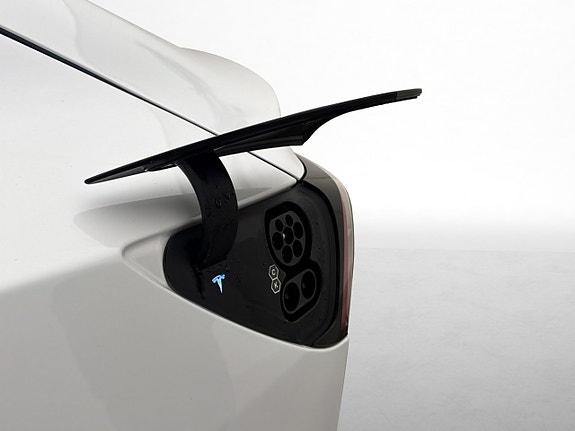 Tesla Model 3 25 of 30