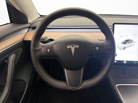 Tesla Model 3 13 of 30