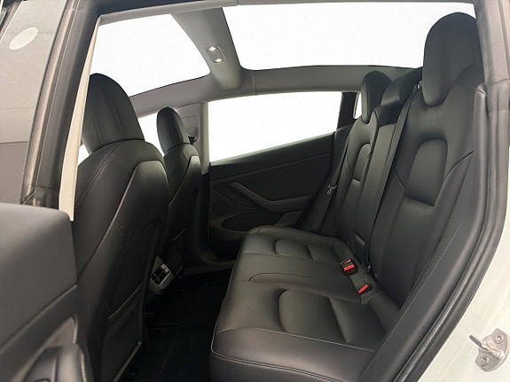 Tesla Model 3 29 of 30