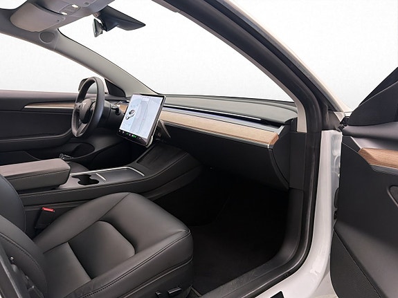 Tesla Model 3 28 of 30