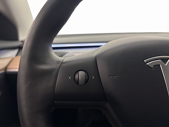 Tesla Model 3 14 of 30
