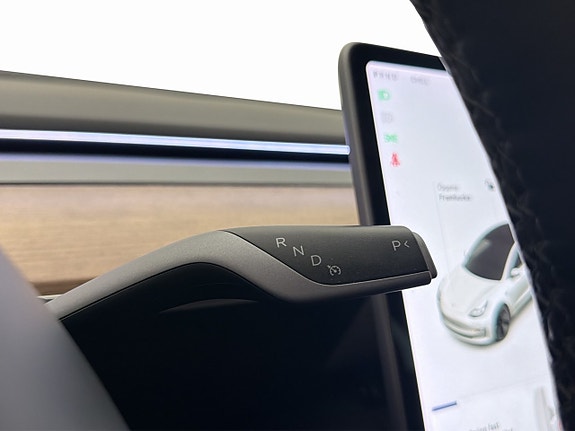 Tesla Model 3 16 of 30