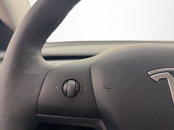 Tesla Model 3 15 of 30