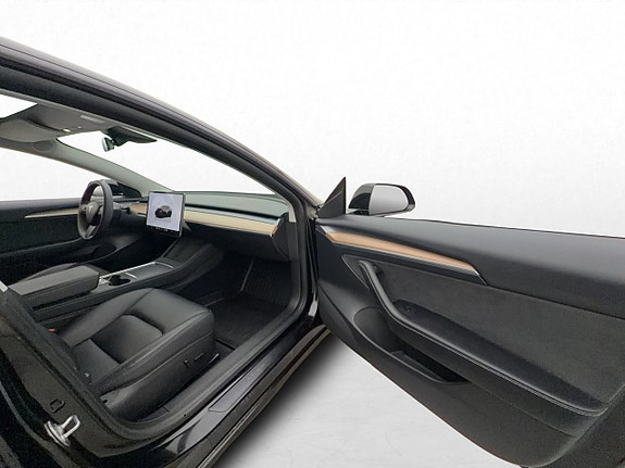 Tesla Model 3 28 of 30