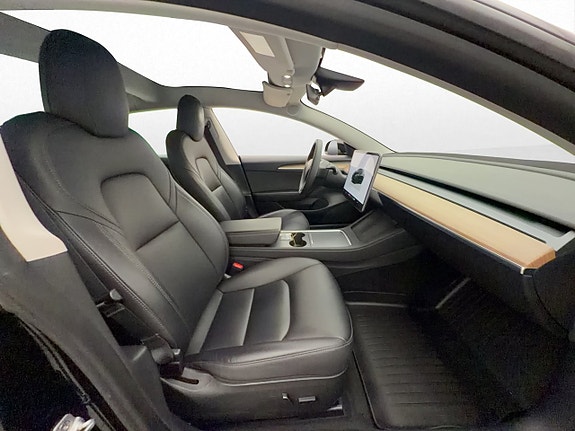 Tesla Model 3 27 of 30