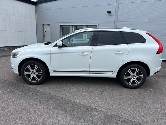 Volvo XC60 3 of 22