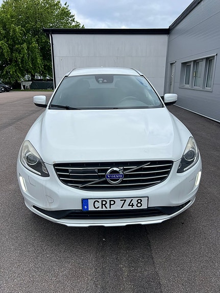 Volvo XC60 17 of 22
