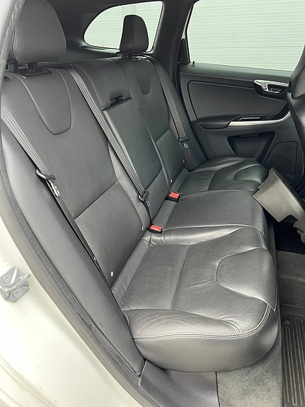 Volvo XC60 14 of 22