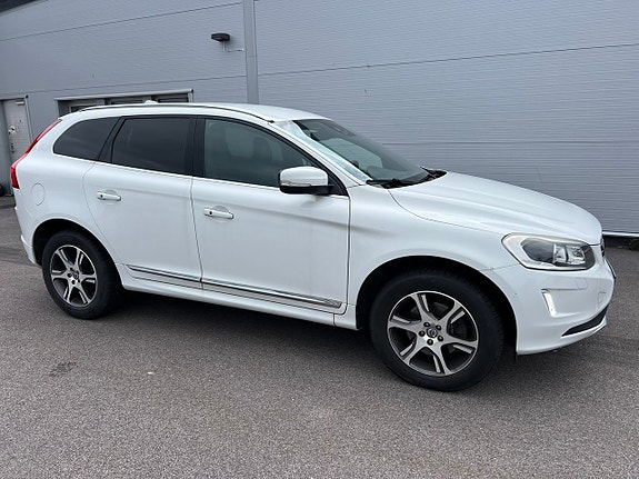 Volvo XC60 18 of 22