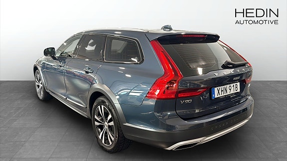 Volvo V90 Cross Country 5 of 9