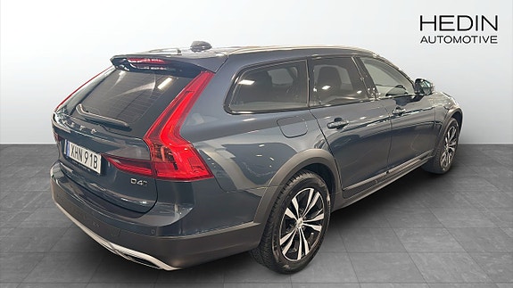 Volvo V90 Cross Country 4 of 9