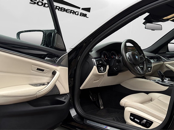 BMW 540i 7 of 30