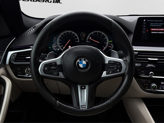 BMW 540i 16 of 30