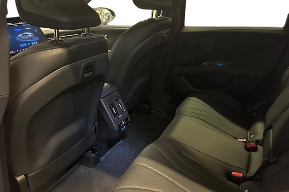 BMW iX3 11 of 19