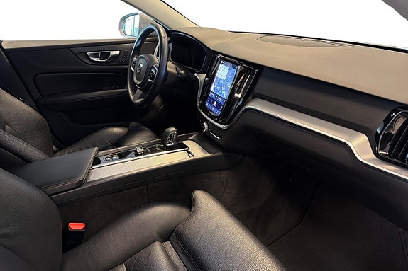 Volvo V60 Cross Country 24 of 30