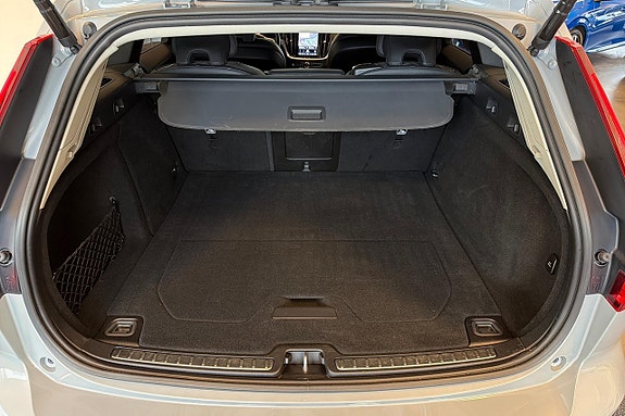 Volvo V60 Cross Country 27 of 30